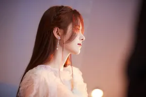 鞠婧祎透视薄纱性感写真花絮图片_3