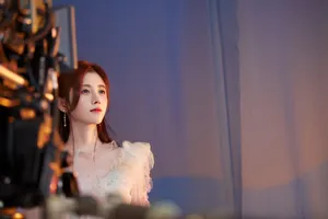 鞠婧祎透视薄纱性感写真花絮图片_4