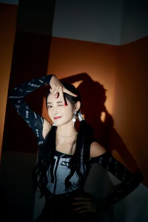 周洁琼性感甜酷写真图片_1