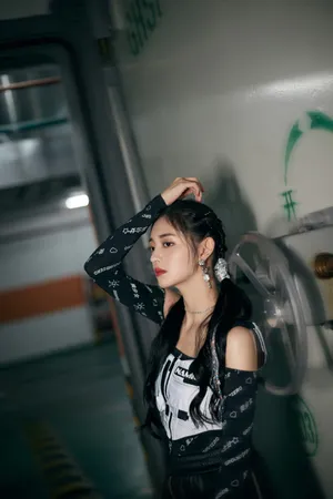 周洁琼性感甜酷写真图片_9