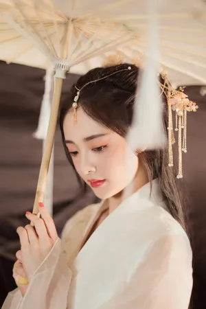 周洁琼古风甜美浪漫写真图片_4
