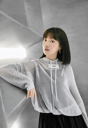 王鹤润网纱装甜美写真图片