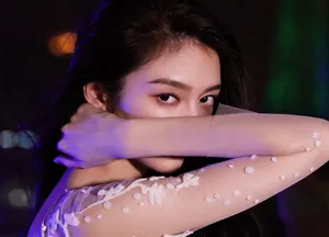 傅菁夜色意境摩登大片写真图片_1