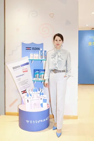 海清天蓝色套装性感图片写真_7