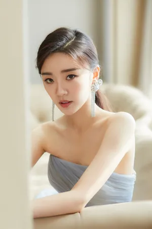 张月雾霾礼裙性感优雅写真图片_3