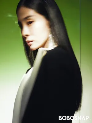 张碧晨性感光影写真图片_13