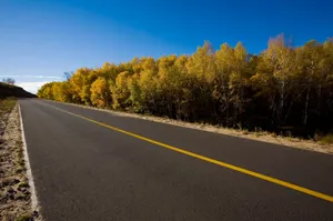 乌兰木统公路风光_9