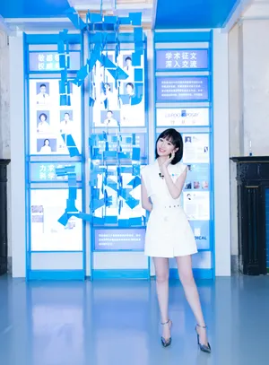 毛晓彤性感纯白写真图片