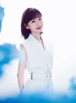 毛晓彤性感纯白写真图片_6