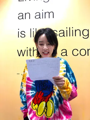 李斯丹妮扎染卫衣短裤又美又飒美照图片_1