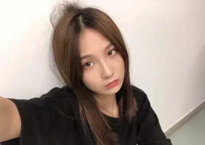 刘力菲清新俏皮自拍图片_4