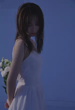 刘力菲吊带裙性感写真图片_3
