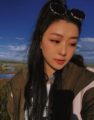 王承渲旅拍照图片