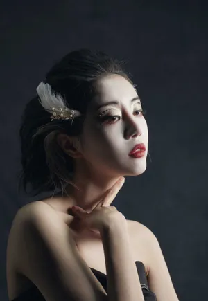 李溪芮性感冷艳写真图片_1