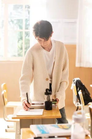 王源温柔静谧写真图片_3