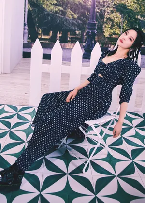 杨子姗脏辫造型清爽率性写真图片