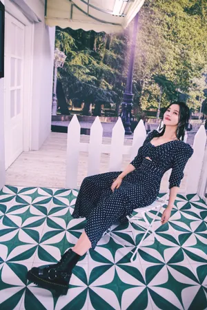 杨子姗脏辫造型清爽率性写真图片_2