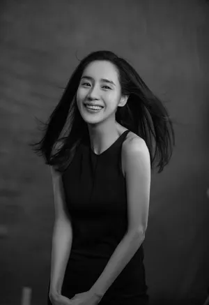 王智黑裙性感甜酷写真图片_2