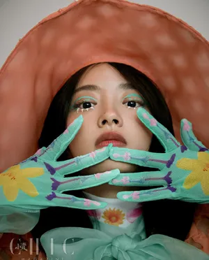 徐若晗少女感时尚写真图片_2