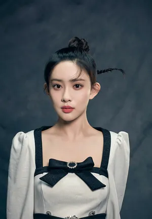 孟子义干练性感写真图片_6
