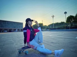 宣璐休闲运动装写真图片