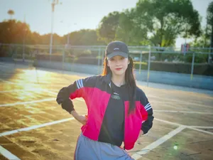 宣璐休闲运动装写真图片_3
