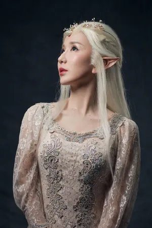 娄艺潇白色精灵造型大片写真图片_2