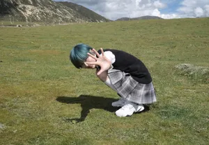 成果蓝发短裙草原写真图片_5