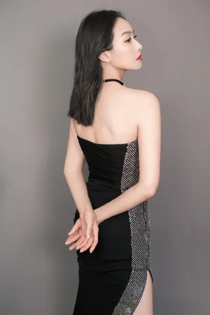 宋茜开叉礼服裙性感写真图片_4