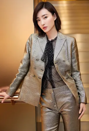 王丽坤条纹西装魅力写真图片_3