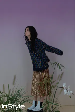 周洁琼印花裙甜美写真图片_3