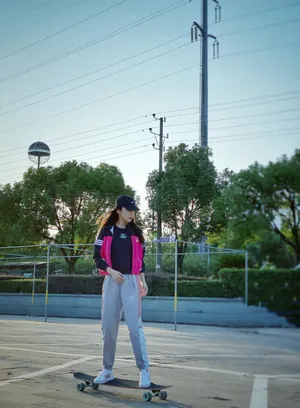 宣璐初秋休闲风街拍图片_3
