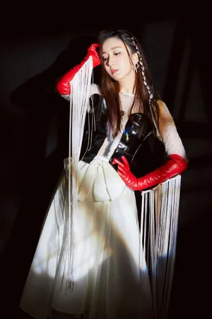 娄艺潇流苏裙性感妩媚写真图片_2