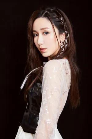 娄艺潇流苏裙性感妩媚写真图片_8
