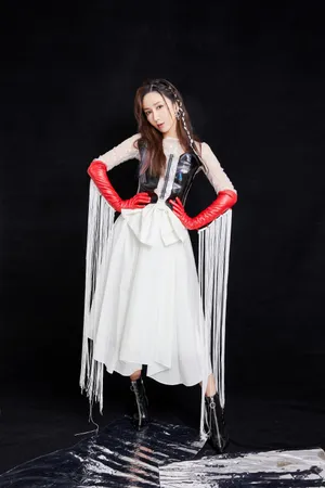 娄艺潇流苏裙性感妩媚写真图片_9