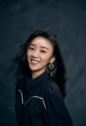 张月性感酷黑写真图片_6
