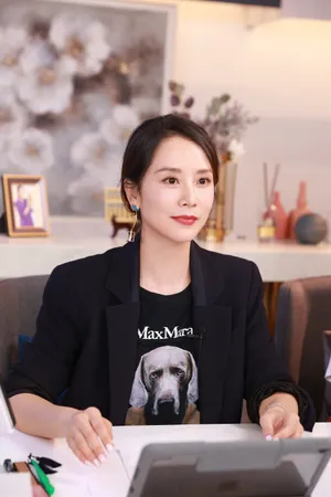 海清优雅时尚活动照图片_3