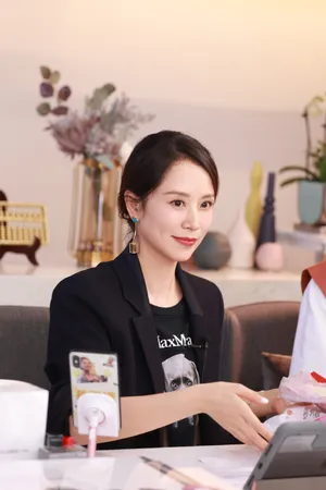 海清优雅时尚活动照图片_5
