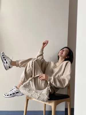 周雨彤清新休闲风生活照图片_3