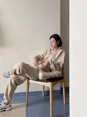周雨彤清新休闲风生活照图片_5