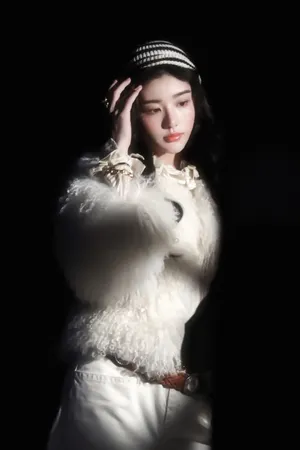 孔雪儿水滴妆容大片写真图片_4