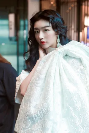孔雪儿水滴妆容大片写真图片_5