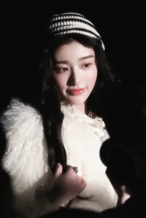 孔雪儿水滴妆容大片写真图片_7