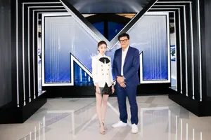 吴谨言白色修身西装性感写真_14
