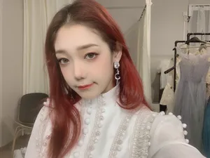 希林娜依·高PLMM红发自拍图片