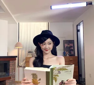 李子璇锁骨杀甜酷写真图片