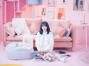 程潇蓝发性感甜美写真图片