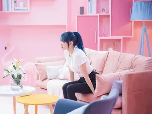 程潇蓝发性感甜美写真图片_5