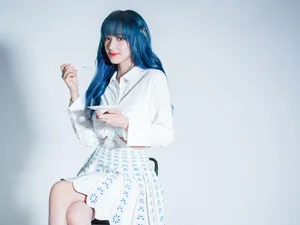 程潇蓝发性感甜美写真图片_8