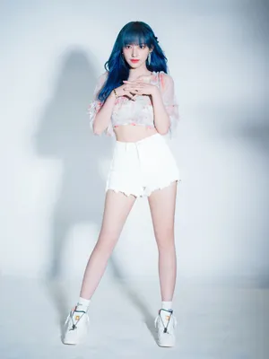 程潇蓝发性感甜美写真图片_10
